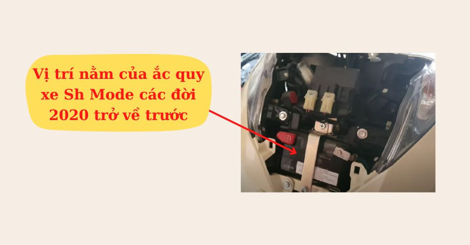 Vị trí bình ắc quy xe SH Mode đời cũ dưới mặt nạ trước