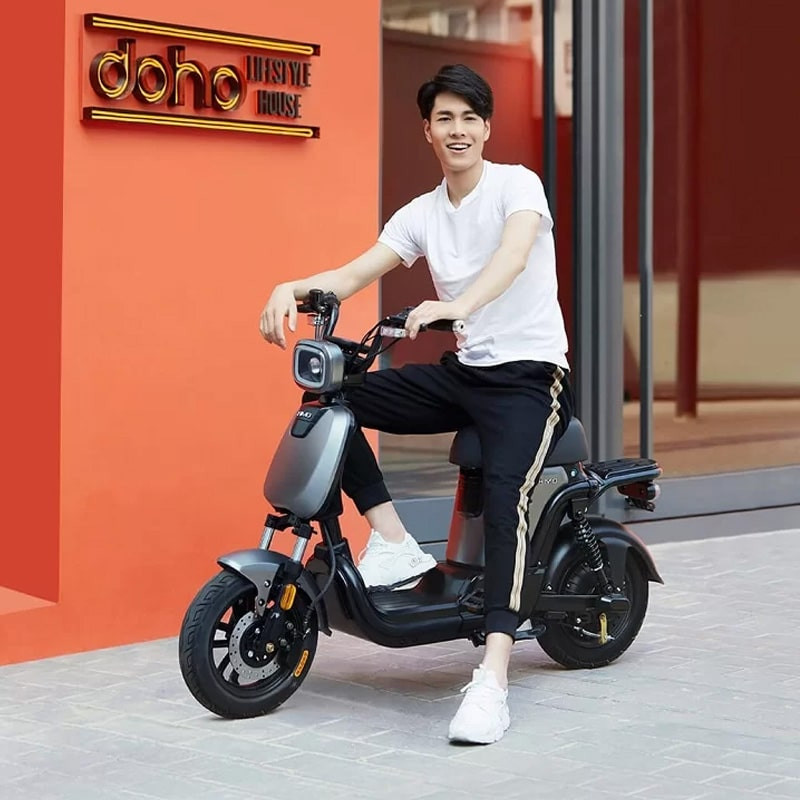 Xe điện tiết kiệm chi phí, so sánh quãng đường xe điện đi được bao nhiêu km với xe xăng