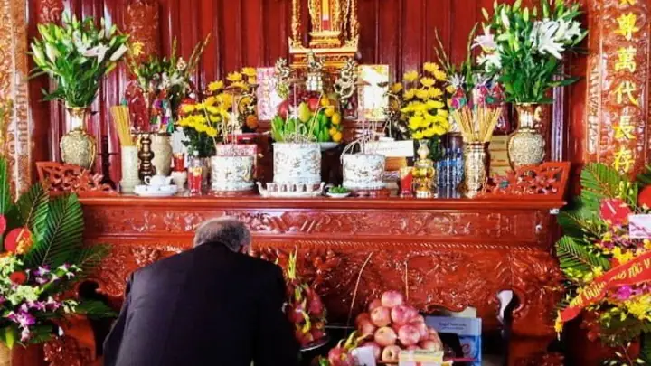 Ai Là Người Đọc Văn Khấn Tất Niên? Ai Là Người Đọc Văn Khấn Tất Niên?