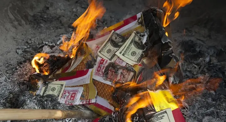 Văn Khấn Hóa Vàng Mùng 3 Tết 2025