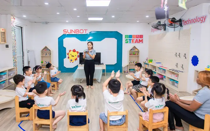 Bàn Làm Việc Ngô Gia Tự