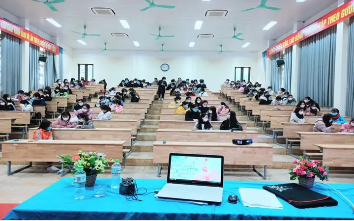 Bàn Làm Việc Ngô Gia Tự