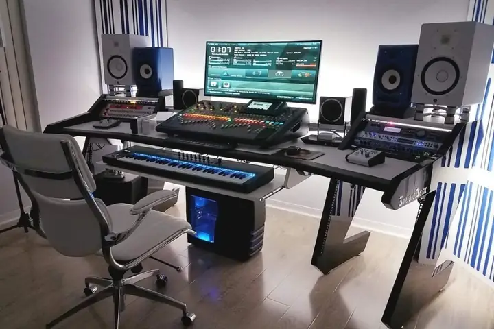 Đặc Điểm Của Bàn Làm Việc Phòng Thu Âm