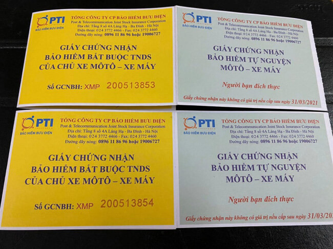 Bản sao của giấy chứng nhận bảo hiểm xe máy bắt buộc màu vàng và bảo hiểm tự nguyện màu xám hoặc xanh nhạt