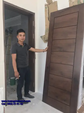 Bảng Giá Cửa Gỗ Óc Chó Tại Xưởng Hoàng Phát Wood