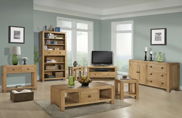 Do Nội Thất Gỗ Sồi (oak) Được Thiết Kế Hiện Đại Không Kém Phần Tinh Tế, Đặc Biệt Trải Qua Bao Nhiêu Công Đoạn Cũng Như Quá Trình Xử Lý, Tẩm Sấy Đạt Chuẩn Giúp Cho Người Dùng Có Thể Dễ Dàng Vệ Sinh, Lau Chùi. Bên Cạnh Đó, Với Bề Mặt Phẳng Phiu, Trơn Láng, Các Bạn Cũng Không Lo Về Tình Trạng Thức Ăn Có Chẳng May Rơi Vãi Và Chỉ Cần Nhẹ Nhàng Lau Chùi Bằng Khăn Mềm, Giúp Giảm Gánh Nặng Cho Chị Em Phụ Nữ Khi Dọn Nhà.