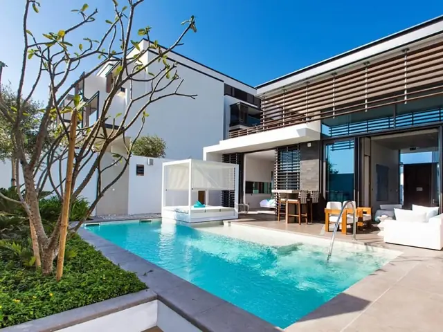 Chọn Hình Dáng Hồ Bơi Phù Hợp