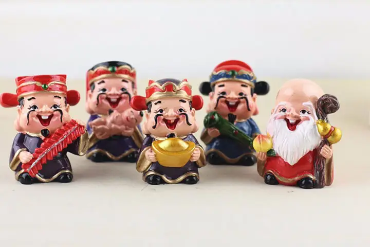 – Đặt Trên Taplo Ô Tô: