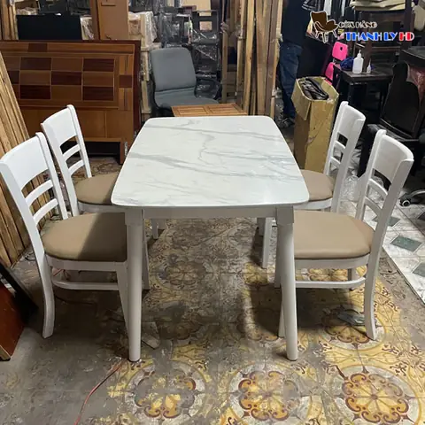 Hướng Dẫn Chọn Bộ Bàn Ăn 4 Ghế Màu Trắng Phù Hợp Mọi Nhà