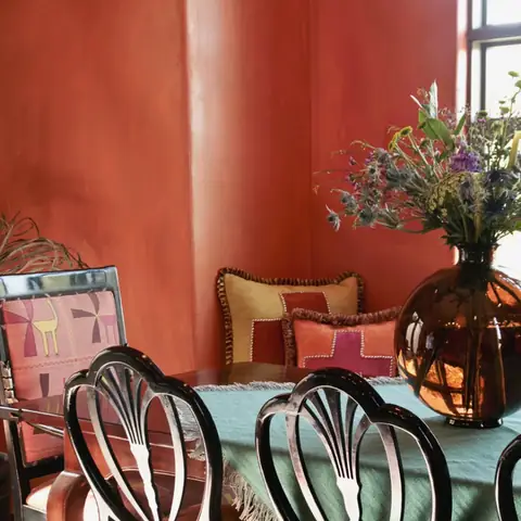 17. Kết Hợp Màu Sơn Với Đồ Nội Thất