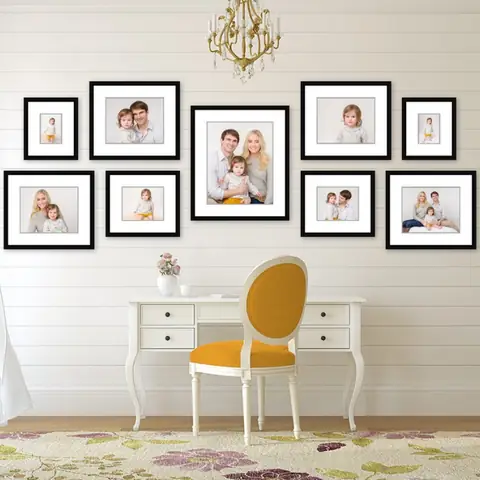 18. Tường Album Ảnh Gia Đình