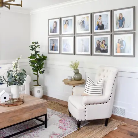 18. Tường Album Ảnh Gia Đình