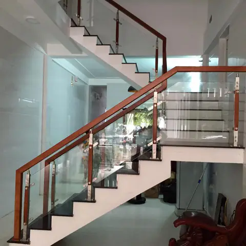 Mẫu Cầu Thang Kính Vịn Gỗ Mẫu Cầu Thang Kính Vịn Gỗ