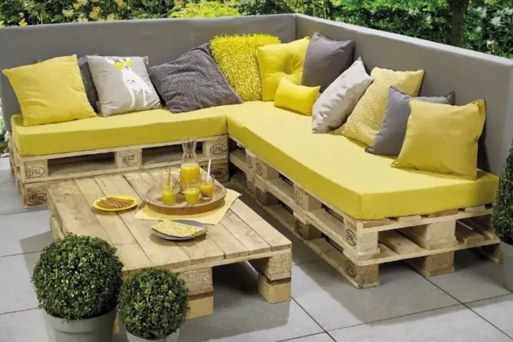 15+ Mẫu Bàn Ghế Sofa Làm Từ Gỗ Pallet Đẹp 15+ Mẫu Bàn Ghế Sofa Làm Từ Gỗ Pallet Đẹp
