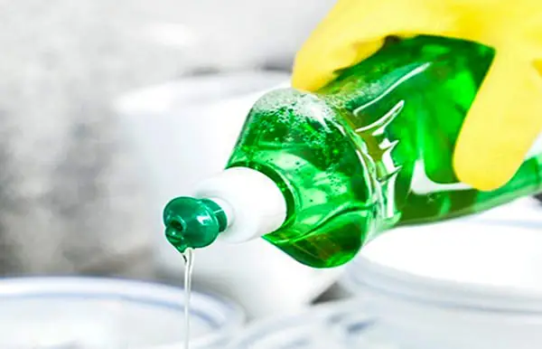 #7 Cách Làm Sạch Tủ Bếp Bằng Gỗ Nhanh Chóng Và Đơn Giản Nhất