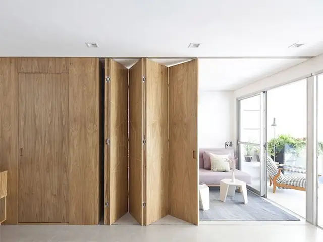 Cách 11: Sử Dụng Cửa Gỗ Di Dộng Ngăn Cách Cách 11: Sử Dụng Cửa Gỗ Di Dộng Ngăn Cách