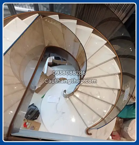 Thi Công Cầu Thang Xoắn Trong Căn Hộ Duplex Có Cần Xin Phép Nào Không?