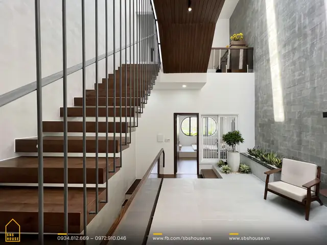 Mẫu Cầu Thang Nhà Ống Lệch Tầng