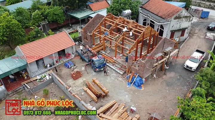 Chi Phí Xây Nhà Gỗ 5 Gian Phụ Thuộc Vào Đội Ngũ Thợ