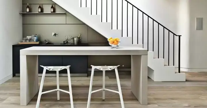 Lựa Chọn Vật Liệu Và Thiết Kế Khi Đặt Bếp Cạnh Cầu Thang Lựa Chọn Vật Liệu Và Thiết Kế Khi Đặt Bếp Cạnh Cầu Thang