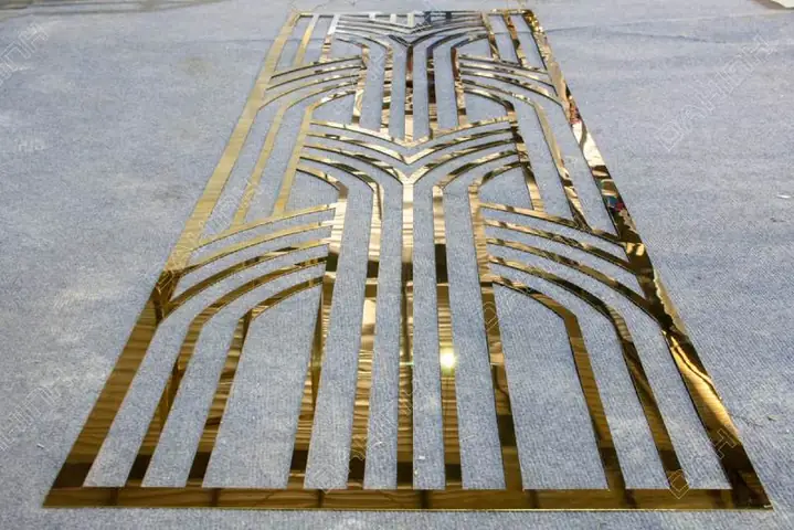 Gia Cong Vach Ngan Cnc Inox Ma Vang Tai Ha Noi 8