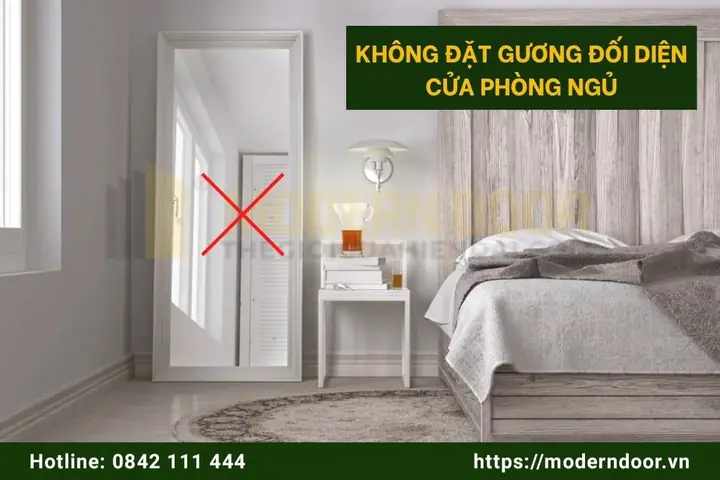 Tránh Để Gương Đối Diện Vào Cửa Phòng Ngủ