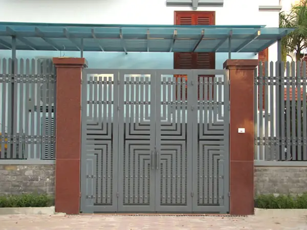 Cua Sat 4 Canh Dep 2015