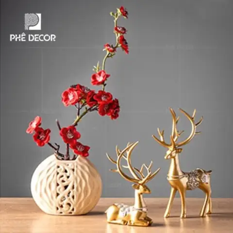 Do-trang-tri-de-ban-2