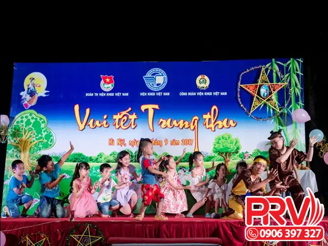 Vật Liệu: Cành Cây Khô Có Nhiều Nhánh, Rêu Khô (hoặc Bông Gòn), Keo Sữa, Dây Kẽm Nhỏ. Vật Liệu: Cành Cây Khô Có Nhiều Nhánh, Rêu Khô (hoặc Bông Gòn), Keo Sữa, Dây Kẽm Nhỏ.