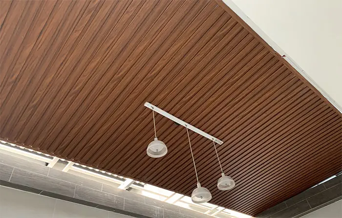 Tấm Ốp Trần Lam Sóng