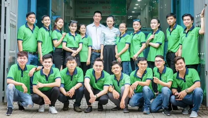 Thi_cong_rem_cua_tin_tam_tphcm