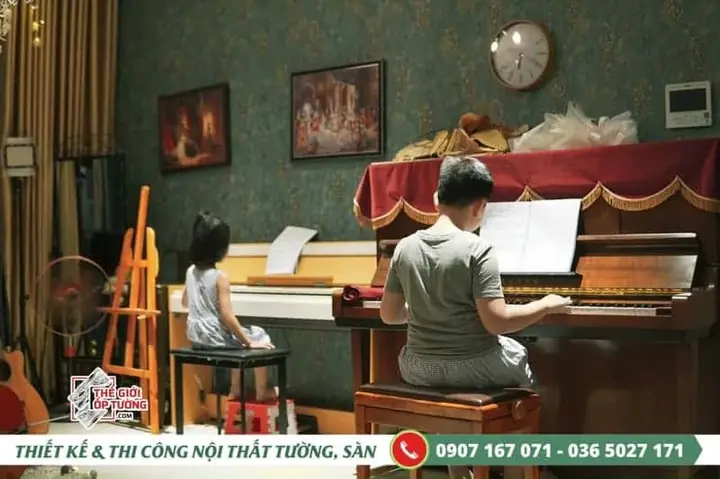 Hình Ảnh Thi Công Giấy Dán Tường Cao Cấp Cho Lớp Dạy Đàn Nhạc Tại Tphcm