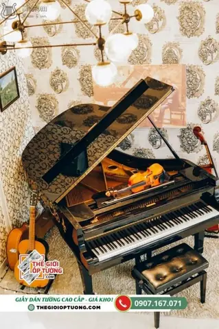 Hình Ảnh Thi Công Giấy Dán Tường Cao Cấp Cho Lớp Dạy Đàn Nhạc Tại Tphcm