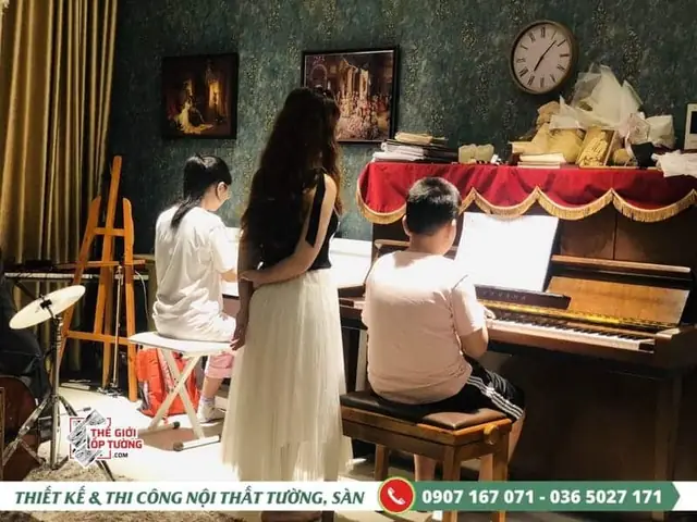 Hình Ảnh Thi Công Giấy Dán Tường Cao Cấp Cho Lớp Dạy Đàn Nhạc Tại Tphcm