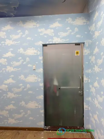 Quá Trình Thi Công Giấy Dán Tường Mây Trời