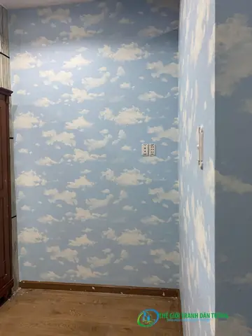 Quá Trình Thi Công Giấy Dán Tường Mây Trời