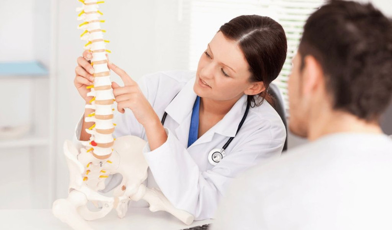 Hình ảnh minh họa về vai trò của vitamin K2 trong việc điều phối canxi, bảo vệ sức khỏe tim mạch