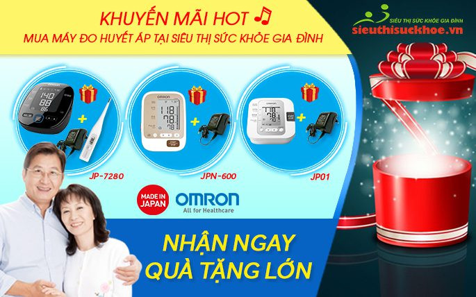 Hình ảnh một người đang sử dụng máy đo huyết áp điện tử chính xác