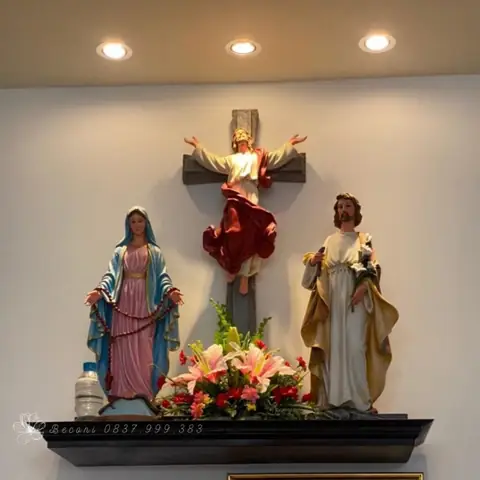 31. Mẫu Bình Hoa Lyly Nhỏ Xinh Cho Bàn Thờ Công Giáo Mini Số 31