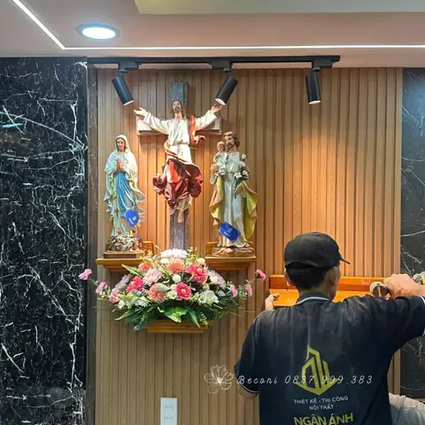 46. Mẫu Bình Hoa Rực Rỡ Cho Bàn Thờ Thánh Giá Chúa Khải Hoàn Số 46