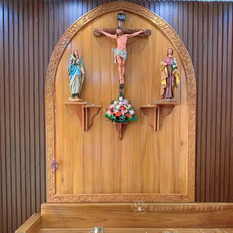 29. Mẫu Bình Hoa Hồng Phối Đồng Tiền Dễ Tượng Ở Bàn Thờ Chúa Số 29