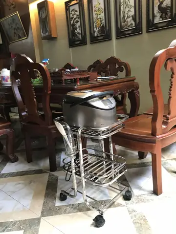Kệ Để Nồi Cơm Điện Cho Bàn Ăn