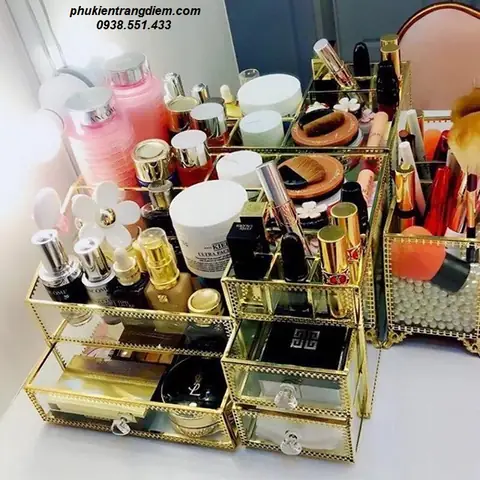 Khay Kệ Đựng Mỹ Phẩm Đồ Trang Điểm Bằng Kính Golden Cao Cấp Khay Kệ Đựng Mỹ Phẩm Đồ Trang Điểm Bằng Kính Golden Cao Cấp