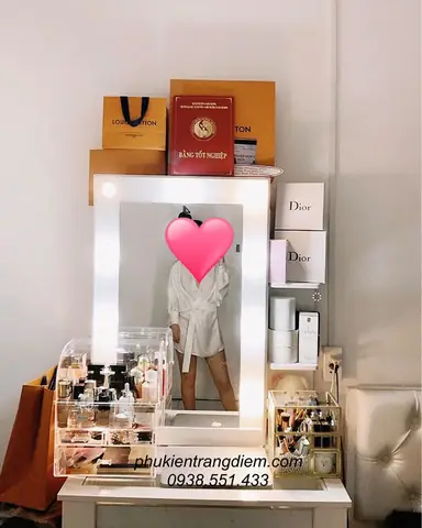 Tủ Kệ Trang Điểm Đựng Nước Hoa Để Bàn Trong Suốt Chống Bụi Giá Rẻ Tủ Kệ Trang Điểm Đựng Nước Hoa Để Bàn Trong Suốt Chống Bụi Giá Rẻ