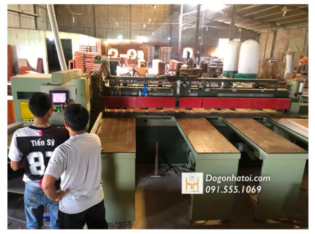 Kệ Rượu Trang Trí Phòng Khách