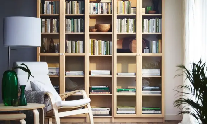 Mẫu 4: Kệ Sách Trang Trí Kịch Trần