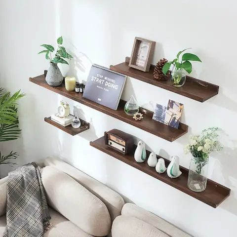 Mẫu 9: Kệ Trang Trí Treo Tường Phòng Khách Độc Đáo