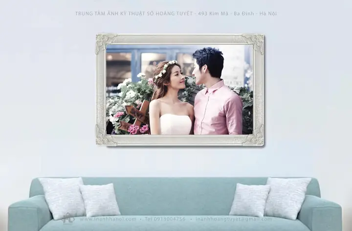 Hiện Nay Có Rất Nhiều Cách Trang Trí Cho Ngôi Nhà Của Mình, Nhưng Việc Sử Dụng Khung Ảnh Treo Tường Nghệ Thuật Vẫn Được Ưa Chuộng Nhất. Bởi Khung Ảnh Treo Tường Nghệ Thuật Không Chỉ Mang Đến Cho Ngôi Nhà Sự Hiện Đại, Trẻ Trung Mà Đây Còn Là Cách Lưu Giữ Những Hình Ảnh Của Gia Đình. Vậy Mua Khung Treo Tường Nghệ Thuật Ở Đâu Và Lựa Chọn Khung Như Thế Nào? Hôm Nay Ảnh Hoàng Tuyết Sẽ Chia Sẻ Cho Các Bạn Về Việc Này.