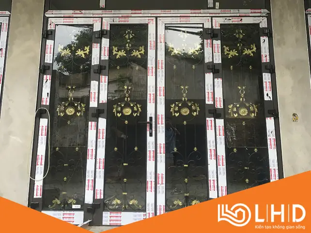 Lựa Chọn Kích Thước Cửa Chính 2 Cánh, 4 Cánh Theo Tuổi Gia Chủ Theo Quan Niệm Phong Thủy Rất Quan Trọng. Dưới Đây Là 1 Số Kích Thước Cho Cửa Đẹp Cho Người Sinh Năm 1975, 1982, 1983, 1985: