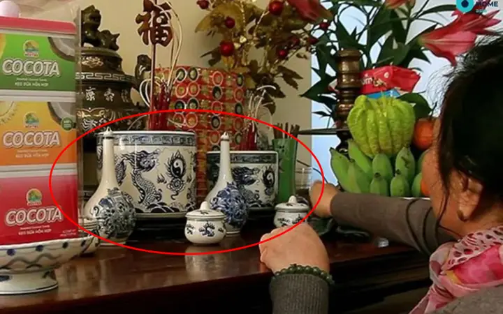 Tránh Làm Đổ Vỡ Vật Dụng Bàn Thờ